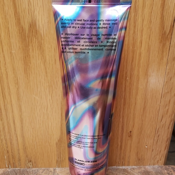 Glam glow gentle bubble cleanser - Picture 2 of 2
